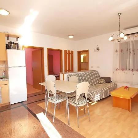 Apartment Fuer 5 Personen Ca 43 Qm In Cervar-porat, Istrien Istrische Riviera *