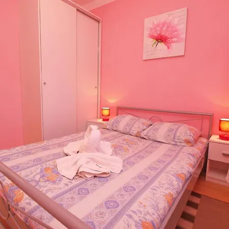 Apartment Fuer 5 Personen Ca 43 Qm In Cervar-porat, Istrien Istrische Riviera Porec
